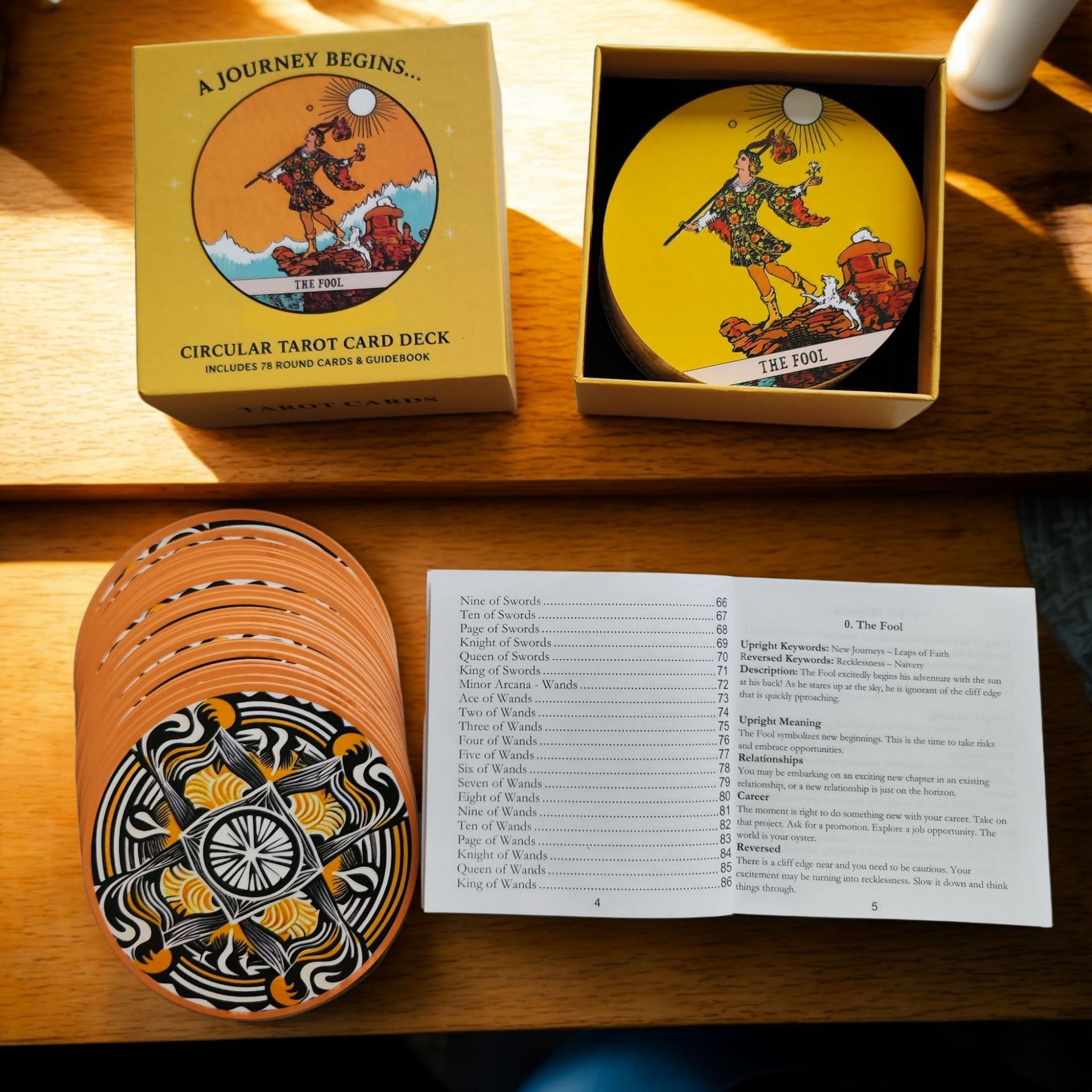 Circulaire Tarotkaarten Set me - Tarot Deck With Guidebook recensie en prijs
